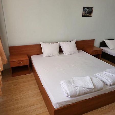 Provans Famili Hotel Letnitsa エクステリア 写真