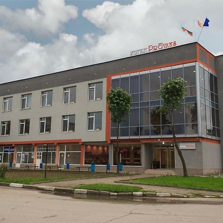 Provans Famili Hotel Letnitsa エクステリア 写真