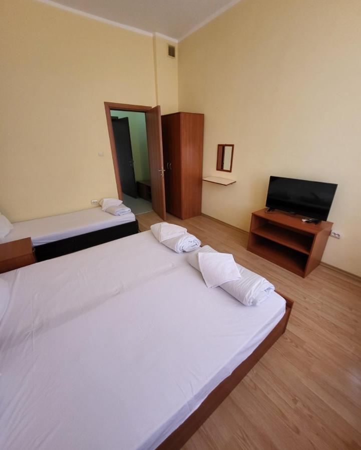 Provans Famili Hotel Letnitsa エクステリア 写真