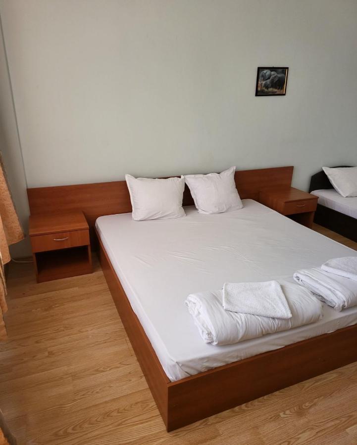 Provans Famili Hotel Letnitsa エクステリア 写真