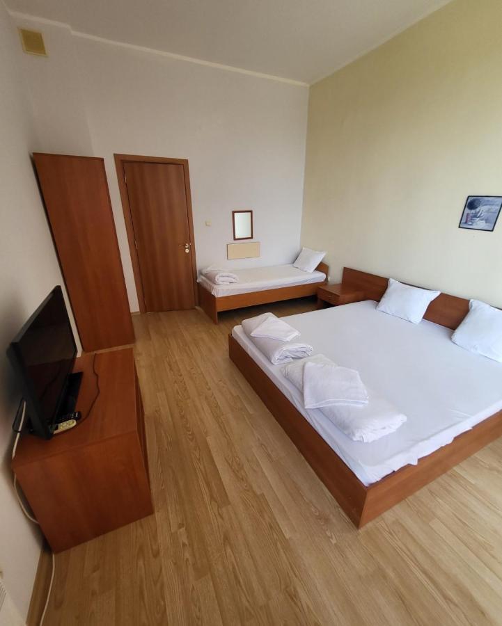 Provans Famili Hotel Letnitsa エクステリア 写真