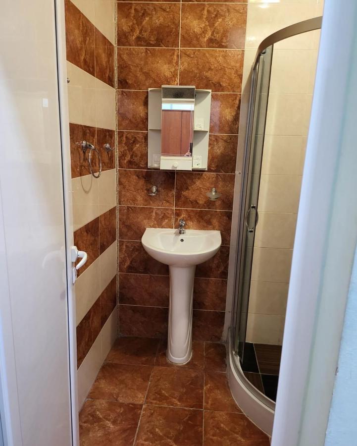 Provans Famili Hotel Letnitsa エクステリア 写真
