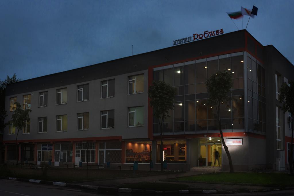 Provans Famili Hotel Letnitsa エクステリア 写真