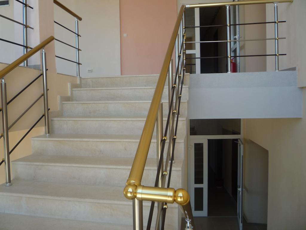 Provans Famili Hotel Letnitsa エクステリア 写真